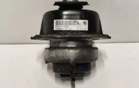 Engine mount bracket