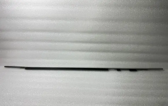 Volvo XC90 Front door glass trim molding 30753852