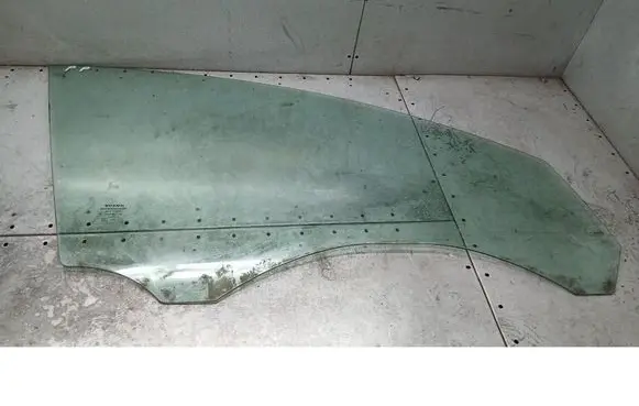 Volvo V50 Front door window glass four-door 