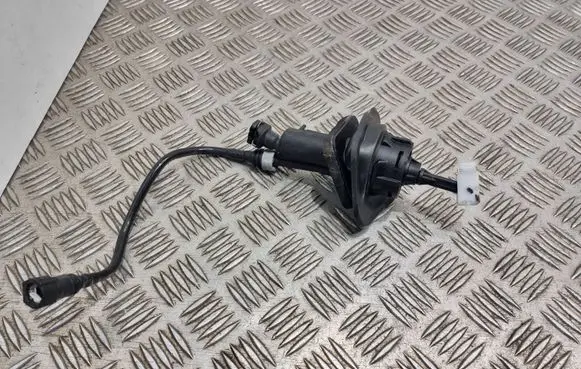Ford C-MAX I Clutch master cylinder 3M517A543AE