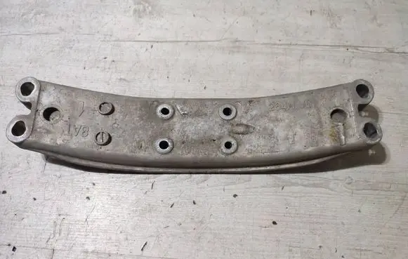 Lexus RC Gearbox mounting bracket 284UI6
