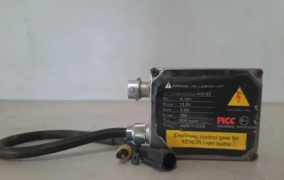 BMW 5 E39 Voltage converter/converter module HID35-MD-03