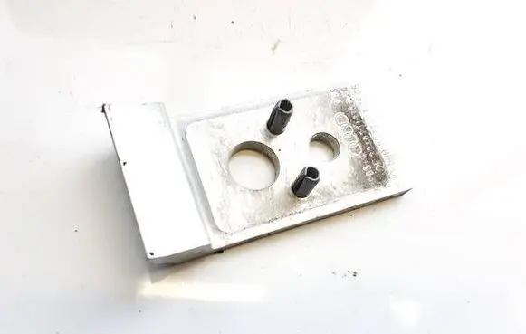 Audi TT TTS Mk2 Front door upper hinge 8j0809823d