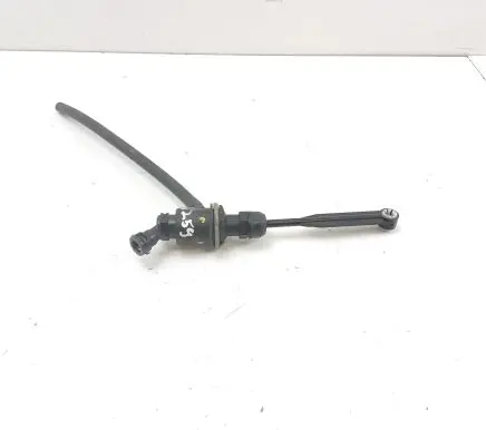 Nissan NV400 Clutch master cylinder 8200673232