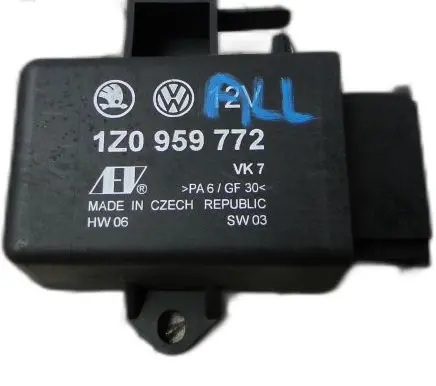 Volkswagen PASSAT B6 Trunk lid opening control unit 1Z0959772