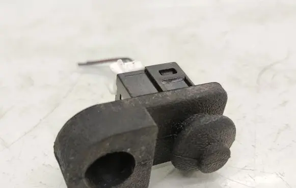 Subaru Impreza IV Rear door sensor 