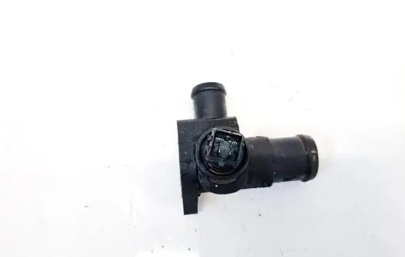 Audi A4 S4 B5 8D Engine coolant pipe/hose