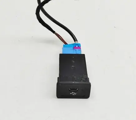 Mercedes-Benz A W177 USB socket connector A2478207302