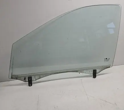 KIA Sorento Front door window glass four-door