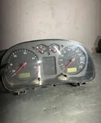 Volkswagen Golf IV Speedometer (instrument cluster) 1J0920802E 0106361203 0263618032