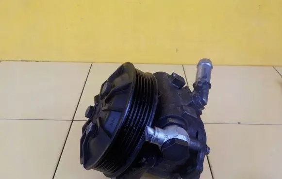 BMW 3 E90 E91 Power steering pump N52B25AF