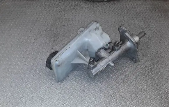 Nissan Primastar Master brake cylinder 32067008C