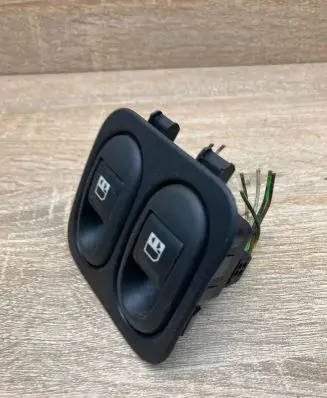 Peugeot 1007 Electric window control switch 96570331XT WithPlug