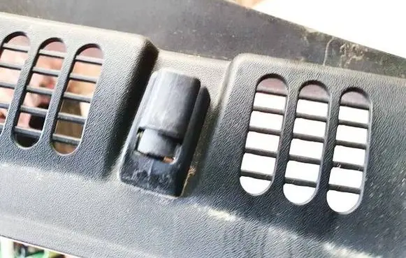 Skoda Octavia Mk2 (1Z) Windshield washer spray nozzle 