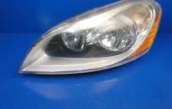 Volvo XC60 Headlight/headlamp 30763145 89902804