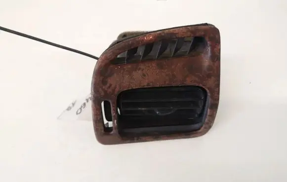 Mazda 626 Dash center air vent grill gm832