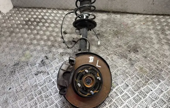 Toyota Yaris Front wheel hub spindle knuckle 
