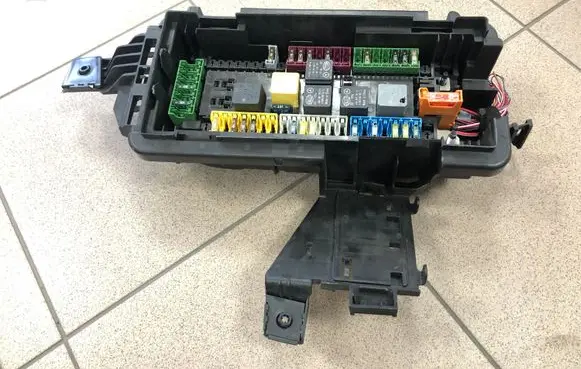 Mercedes-Benz GLE (W166 - C292) Fuse module