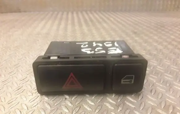 BMW X5 E53 Hazard light switch 8368920