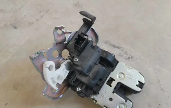 Audi Q5 SQ5 Tailgate/trunk/boot lock/catch/latch 8R0827505A