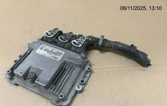 Ford C-MAX I Engine control unit/module 7M5112A650UD