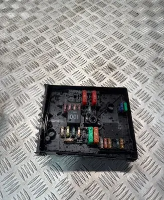 Volkswagen Tiguan Fuse module 1K0937125A