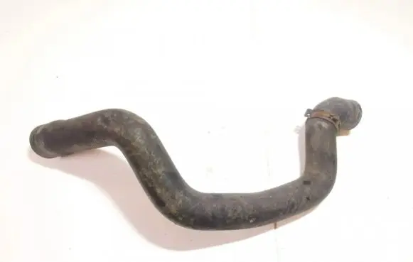 Volkswagen PASSAT B5.5 Engine coolant pipe/hose