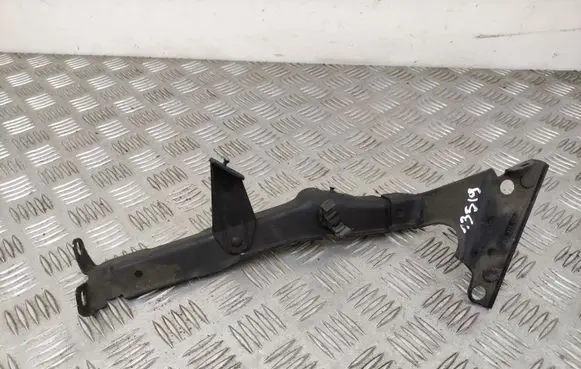 Audi A4 S4 B8 8K Fender mounting bracket 8K0821135C