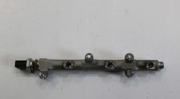 Volkswagen Tiguan Fuel main line pipe 04E133320D