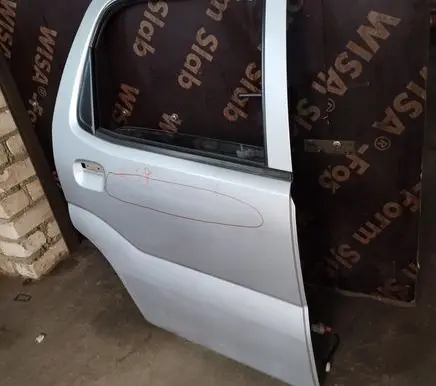 Suzuki Ignis Rear door