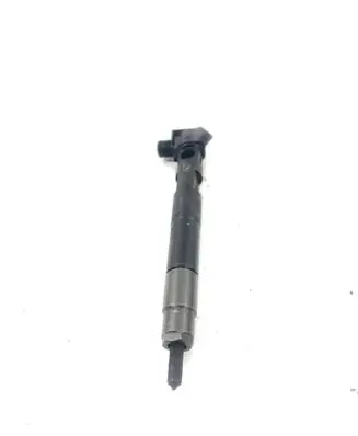 Mercedes-Benz C W205 Fuel injector a6510703287