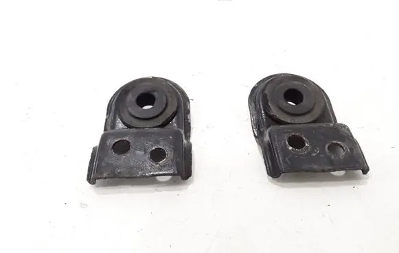 Volvo S40, V40 Radiator mount bracket