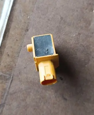 Mercedes-Benz E W212 Airbag deployment crash/impact sensor A2128210351