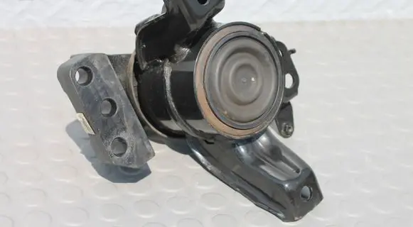 Engine mount bracket
