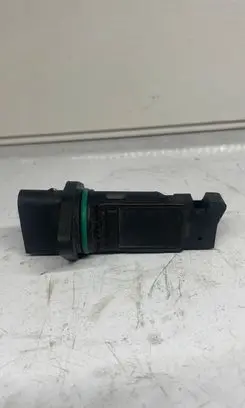 BMW 5 E39 Mass air flow meter F00C262062