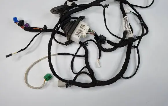 Dodge Challenger Front door wiring loom P68428101AD 68428101AD