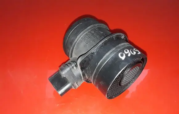 Volkswagen Golf V Mass air flow meter 074906461B 0281002461