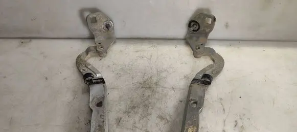 Audi A2 Tailgate/trunk/boot hinge 8Z0827299A 8Z0827300A