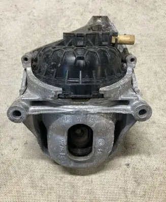 Audi A6 S6 C8 4K Engine mount bracket 4M0199371ET