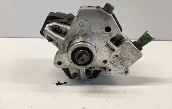 Volvo XC70 Fuel injection high pressure pump 0445010111