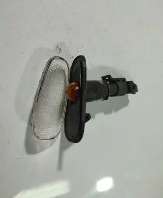 Opel Zafira A Front fender indicator light 