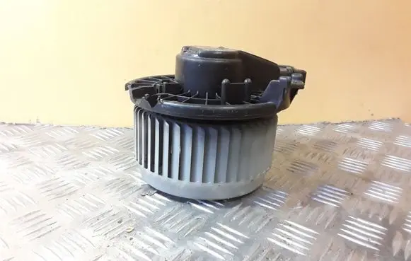 Toyota Yaris Heater fan/blower AV2727000301