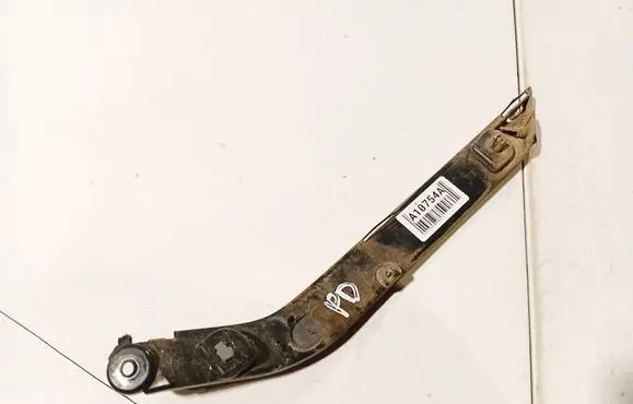 Front bumper mounting bracket