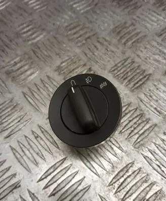 Fog light switch