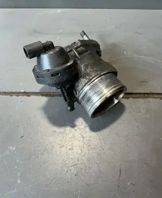 Audi A4 S4 B6 8E 8H Throttle valve 8E0145950C