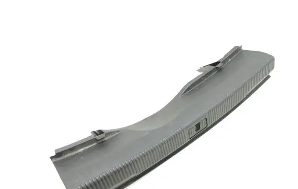 Trunk/boot sill cover protection