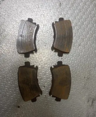 Volkswagen Caddy Brake pads (rear) 