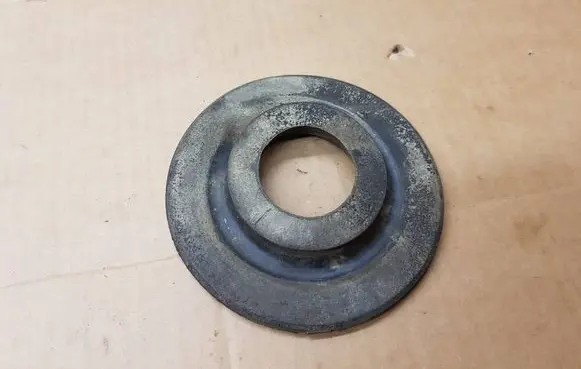 Volkswagen Golf VII Rear coil spring rubber mount 5Q0512149A