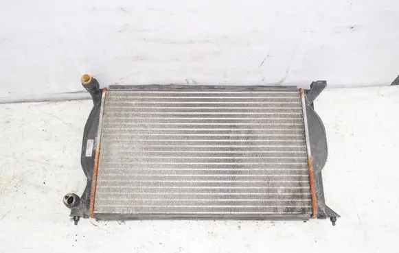 Audi A4 S4 B7 8E 8H Coolant radiator 8E0121251