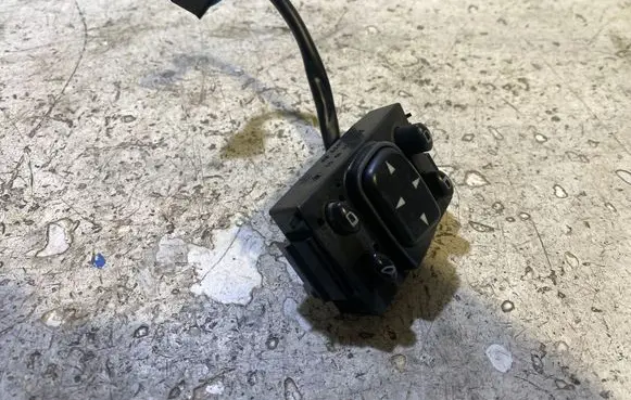 Mercedes-Benz S W220 Wing mirror switch 2208211551 03463300